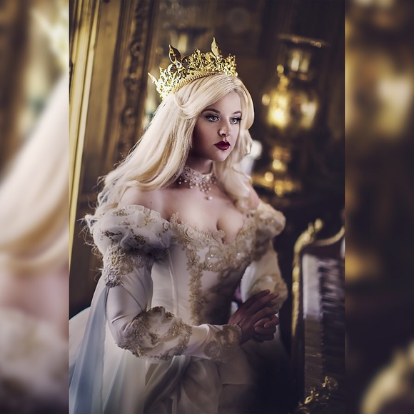 Meet your Posher, Erin - Picture 2 of 4